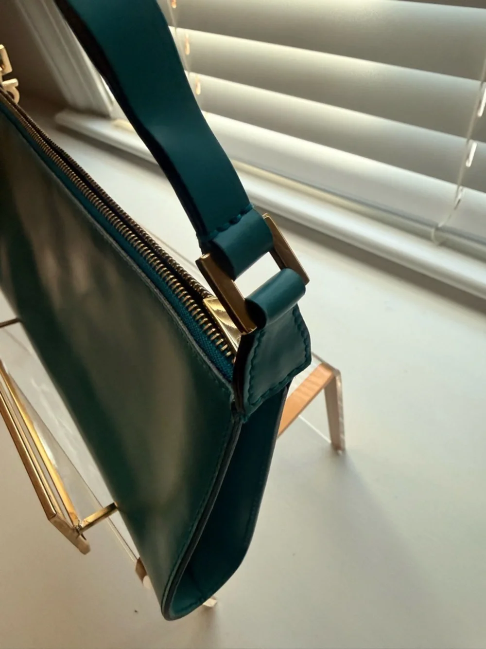 ⭐️RARE Salvatore Ferragamo Aqua Patent Gancini Pochette AU-21-2306